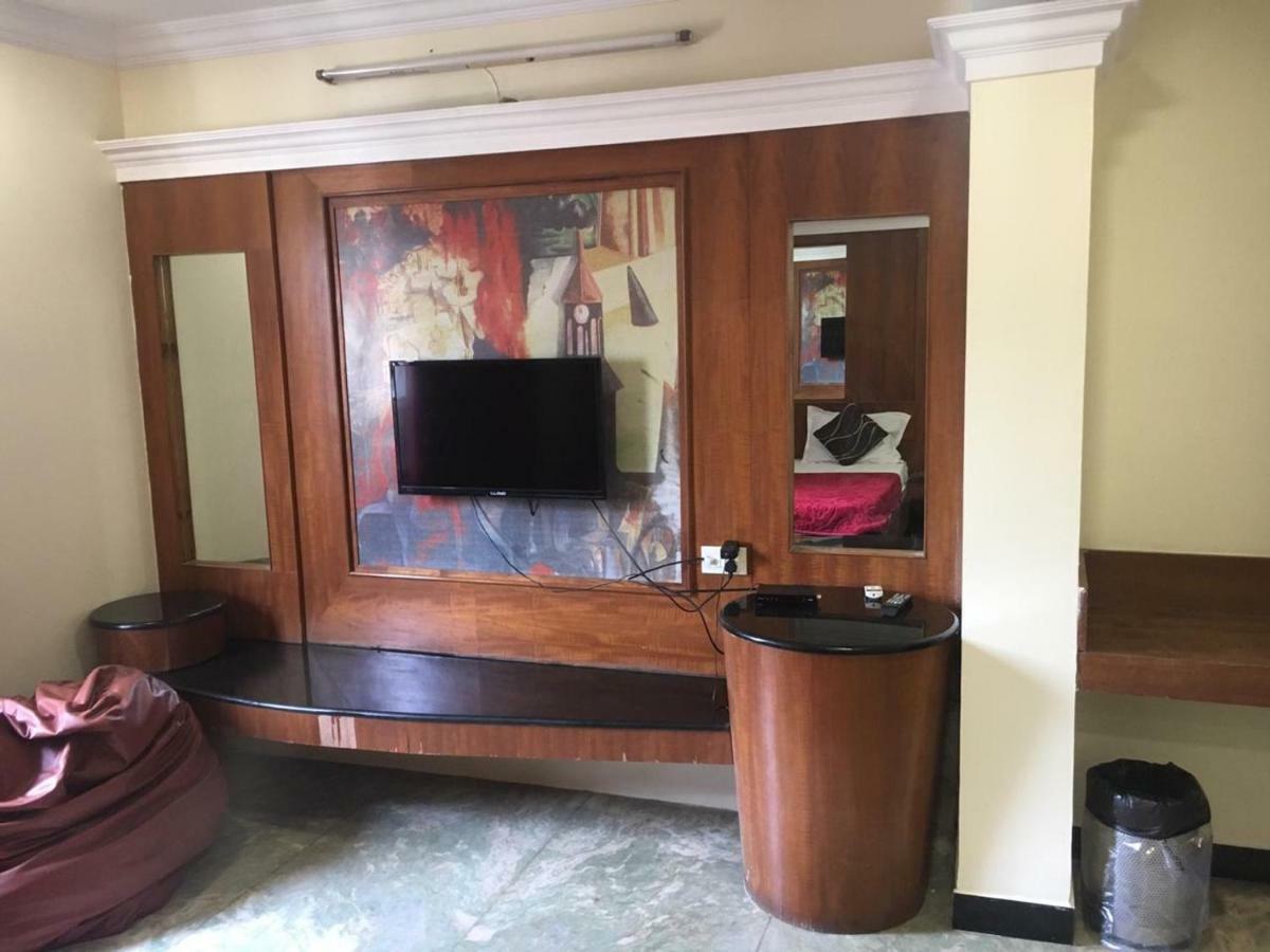 Hotel Poonam Raipur  Exterior photo